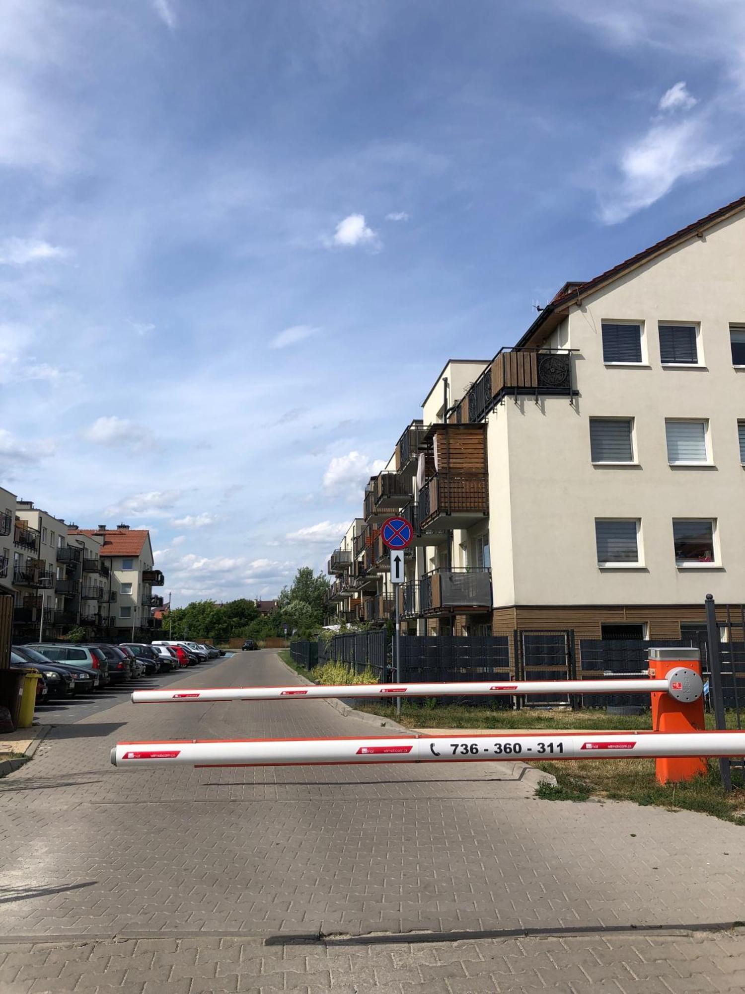 Urocze Mieszkanie Z Ogrodkiem I Bezplatny Parking Wrocław Eksteriør billede